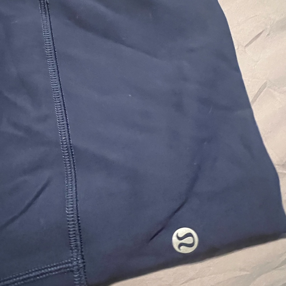 Lululemon Navy Leggings. Aling crop 23”